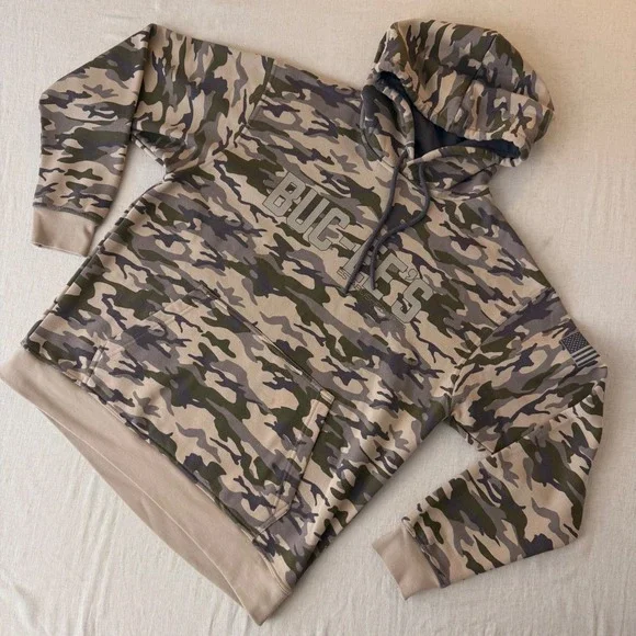 Buc-ee's Camo Hoodie Mens Large Born and Bred Graphic Camouflage Pullover large - Picture 3 of 7